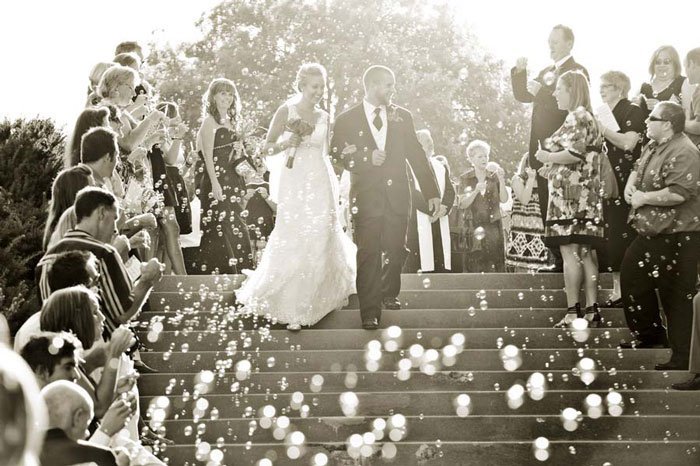 bulles-mariage-sortie-de-ceremonie